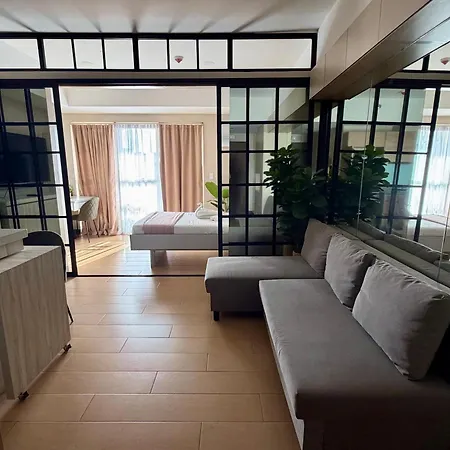 Sunset View In Venice Grand Canal Mall Suite, Pet Friendly, Walking Distance To Venice Mall, 5 Mins Away To Bgc