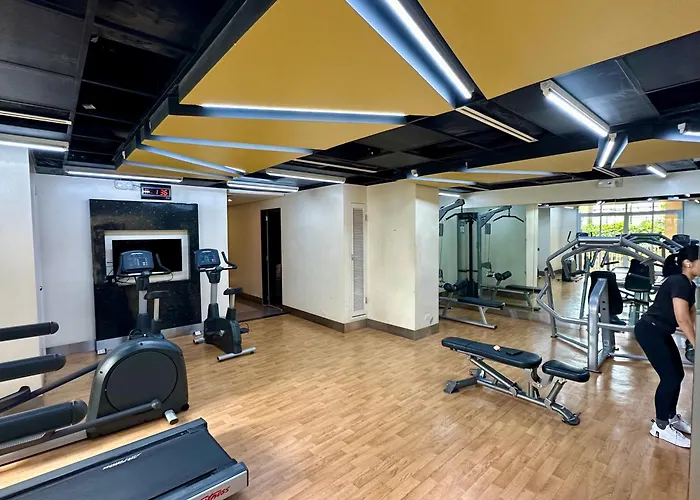 Sunset View In Venice Grand Canal Mall Suite, Pet Friendly, Walking Distance To Venice Mall, 5 Mins Away To Bgc 4* マニラ市
