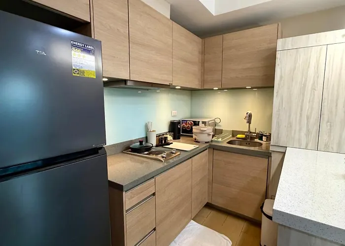 Sunset View In Venice Grand Canal Mall Suite, Pet Friendly, Walking Distance To Venice Mall, 5 Mins Away To Bgc マニラ市