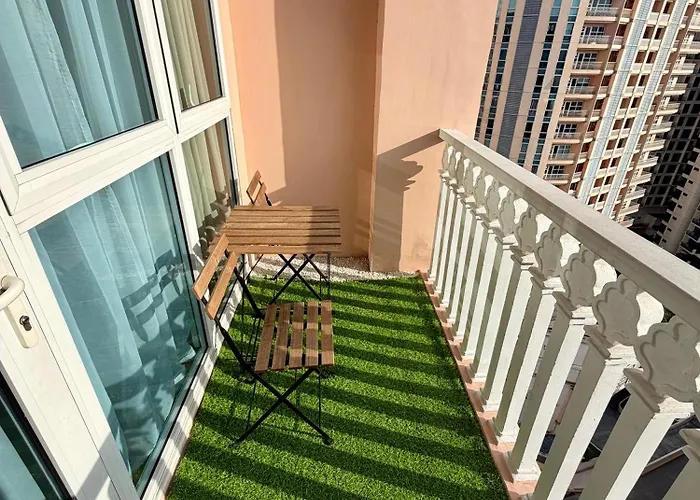 Sunset View In Venice Grand Canal Mall Suite, Pet Friendly, Walking Distance To Venice Mall, 5 Mins Away To Bgc アパートホテル
