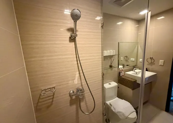 Sunset View In Venice Grand Canal Mall Suite, Pet Friendly, Walking Distance To Venice Mall, 5 Mins Away To Bgc アパートホテル マニラ市